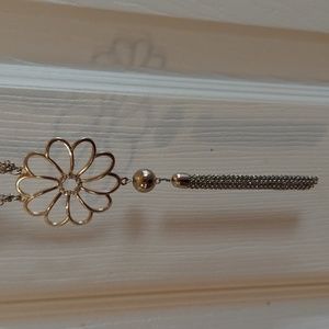 Y2K Goldtone Daisy Necklace 30"  LIKE NEW!